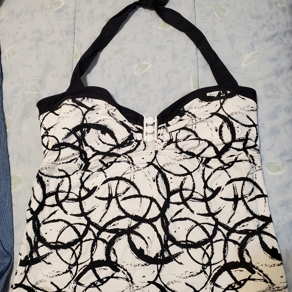 NWT Faded Glory Bratini top